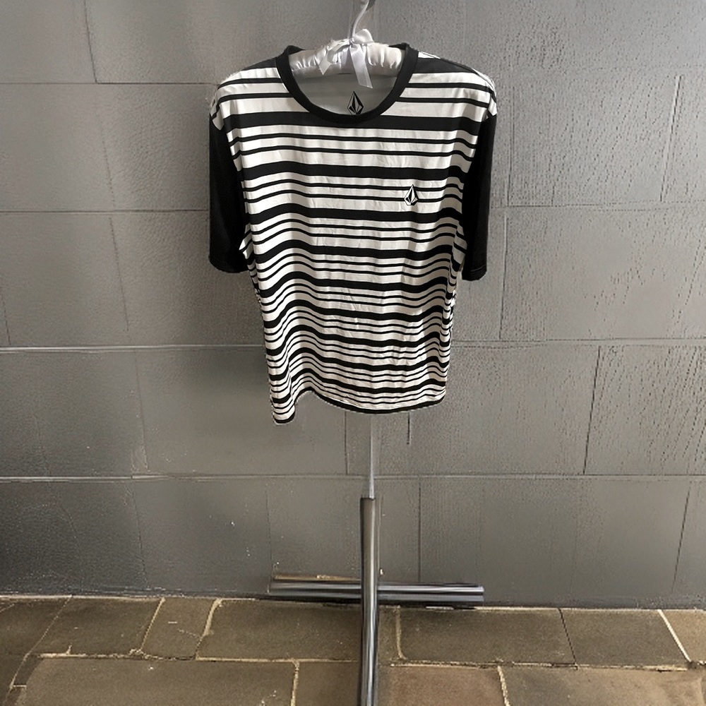 Volcom brand name t shirt